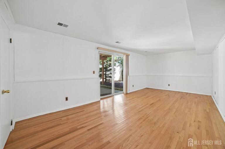 Photo 32 of 743 Wood Avenue, Edison NJ 08850, Edison, NJ
