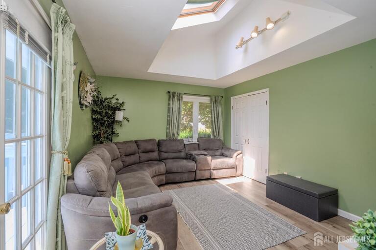 Photo 11 of 2284 Polk Avenue, North Brunswick NJ 08902, North Brunswick, NJ
