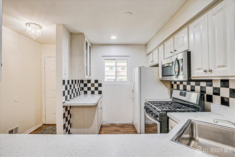 Photo 10 of 12 Tulip Court, Edison NJ 08820, Edison, NJ
