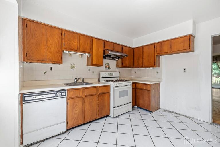 Photo 15 of 703 Merrywood Drive, Edison NJ 08817, Edison, NJ