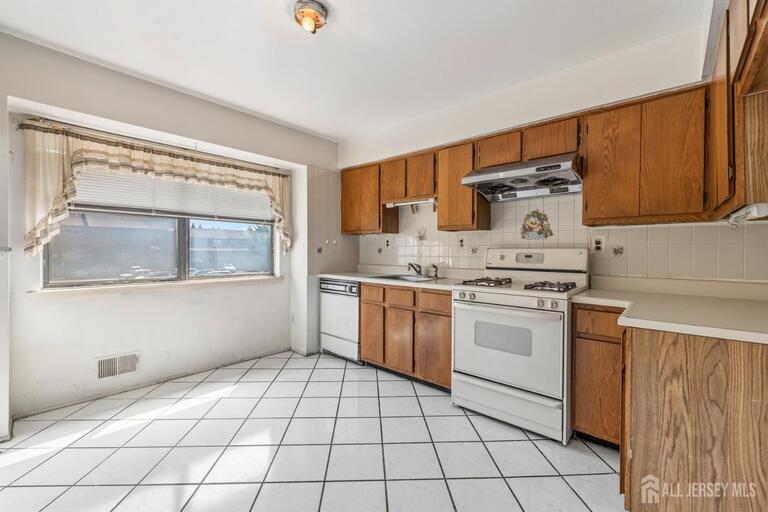 Photo 14 of 703 Merrywood Drive, Edison NJ 08817, Edison, NJ