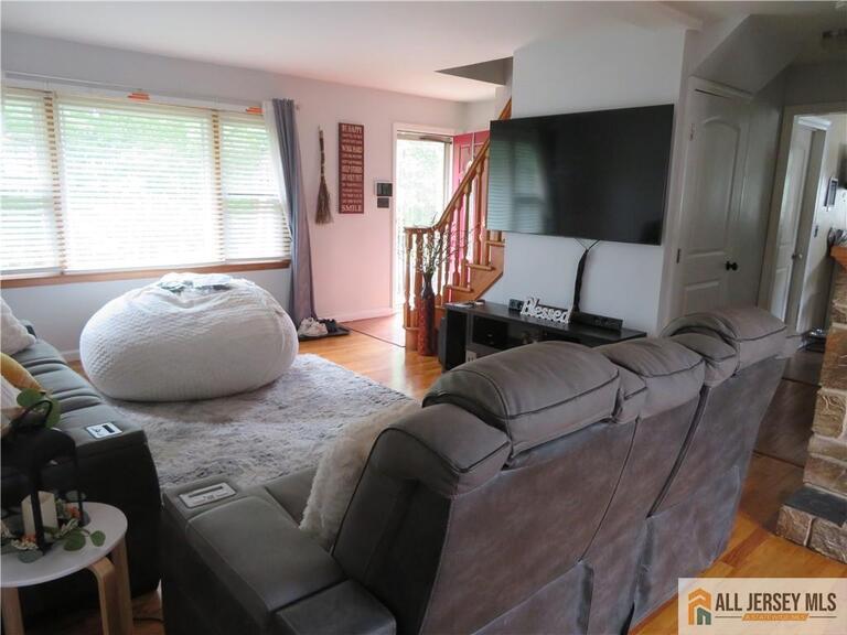 Photo 6 of 78 6th Avenue, Port Reading NJ 07064, Port Reading, NJ