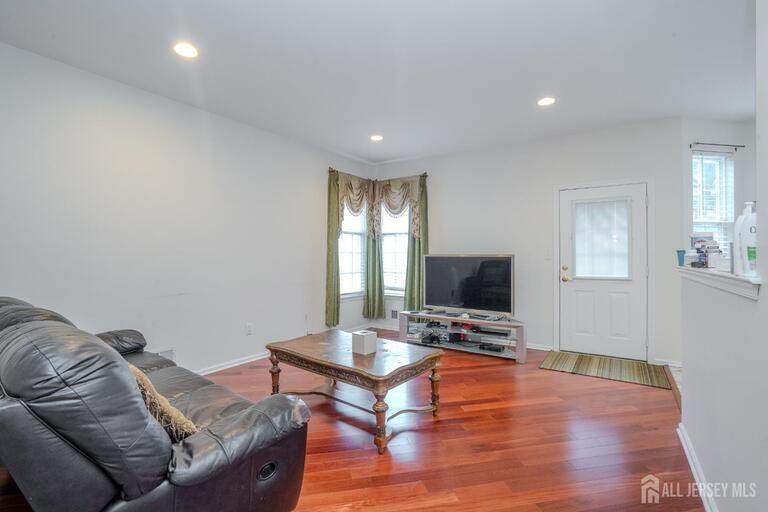 Photo 9 of 1101 Cottonwood Court, North Brunswick NJ 08902, North Brunswick, NJ