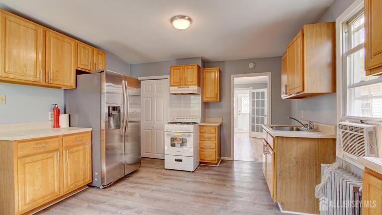 Photo 5 of 195 Pulaski Avenue, Sayreville NJ 08872, Sayreville, NJ