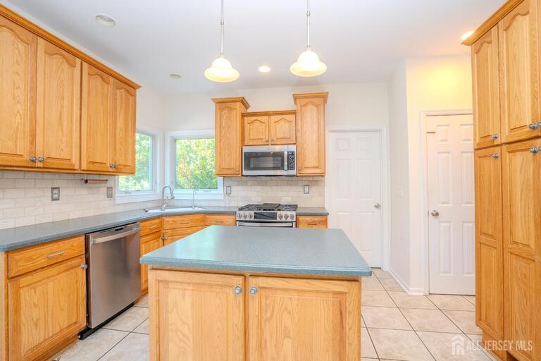 Photo 20 of 32 W Kincaid Drive, West Windsor NJ 08550, West Windsor, NJ