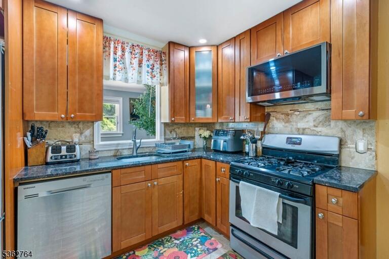 Property listing MLS 4007833 photo 12