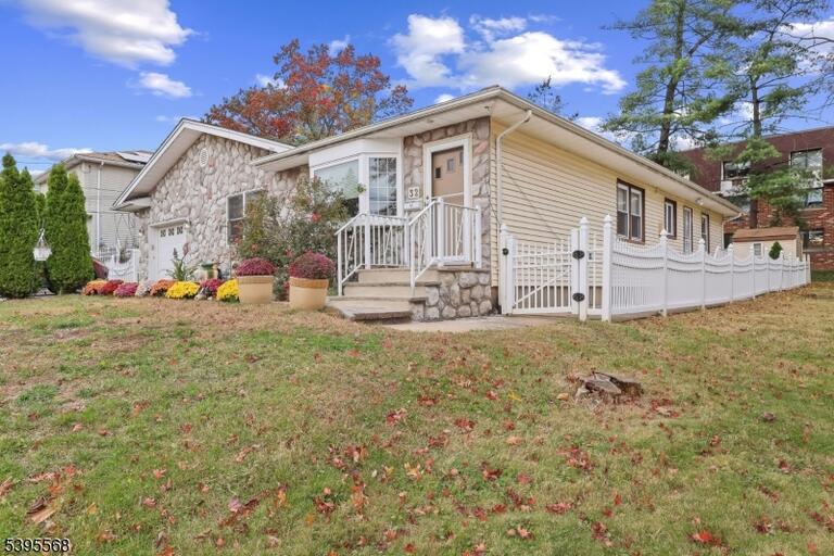 Property listing MLS 4026882 photo 4