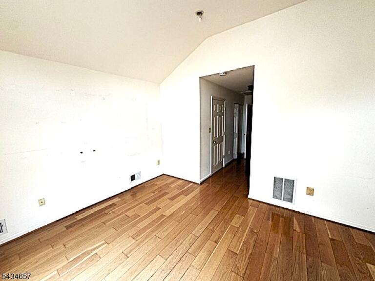 Property listing MLS 4030332 photo 20