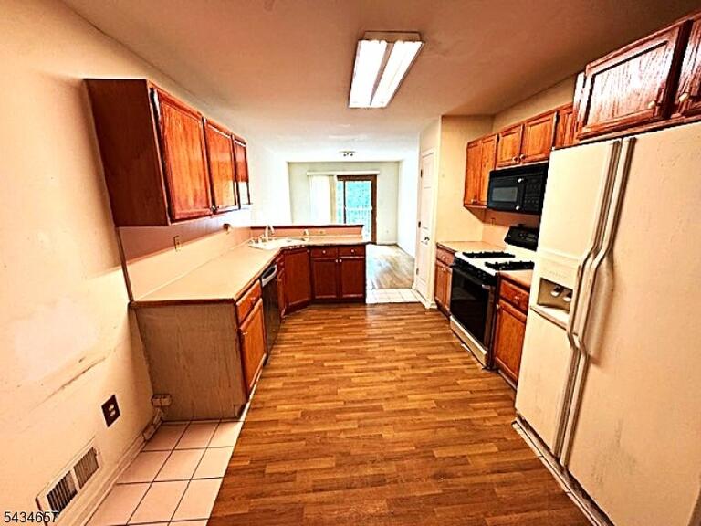 Property listing MLS 4030332 photo 9