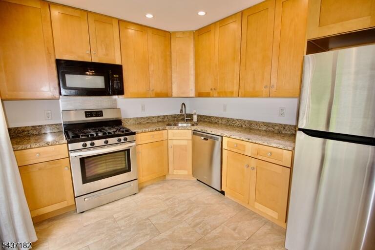 Property listing MLS 4032173 photo 1