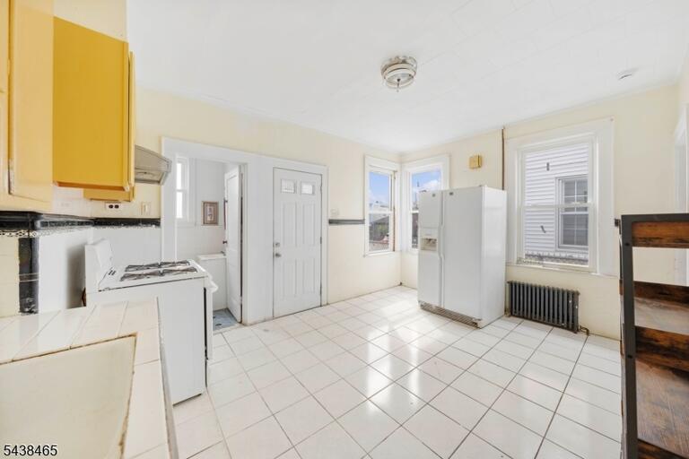 Property listing MLS 4033335 photo 9
