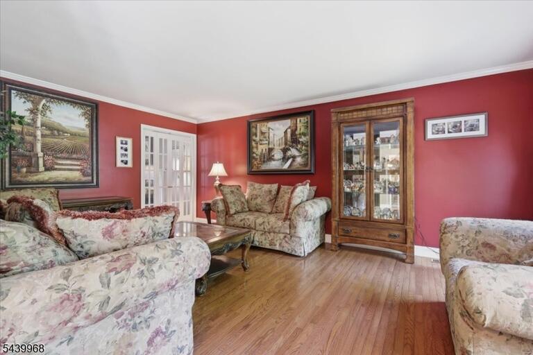 Property listing MLS 4035828 photo 17