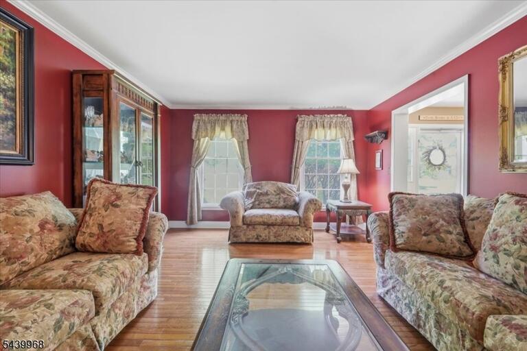 Property listing MLS 4035828 photo 18