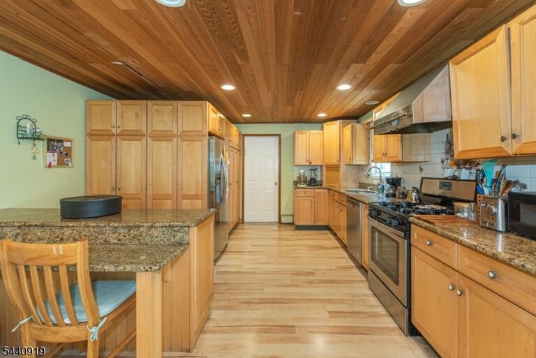 Property listing MLS 4035992 photo 12