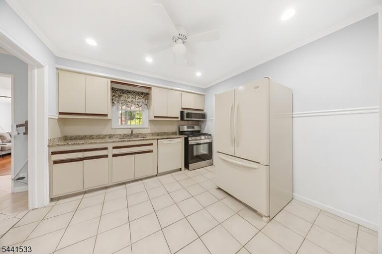 Property listing MLS 4036030 photo 8