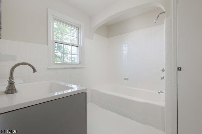 Property listing MLS 4037398 photo 18