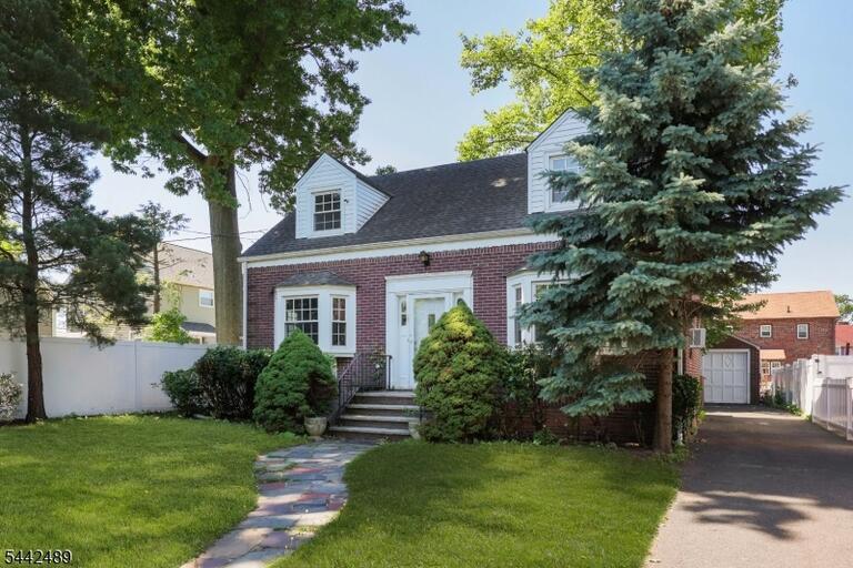 Property listing MLS 4037398 photo 3