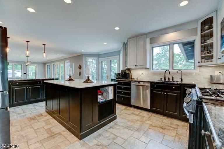 Property listing MLS 4037781 photo 19