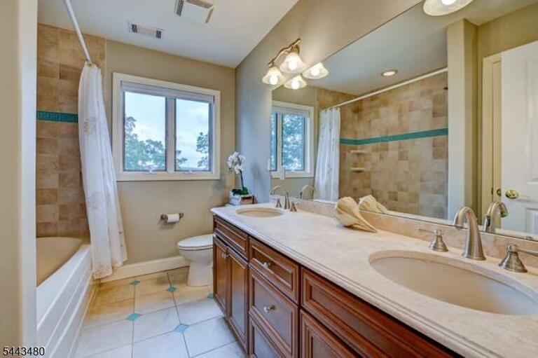 Property listing MLS 4037781 photo 27
