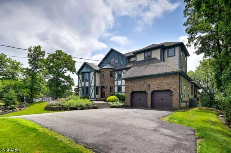 Property listing MLS 4037781 photo 4