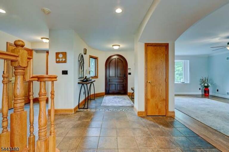 Property listing MLS 4037781 photo 9