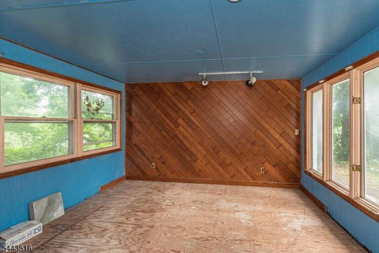 Property listing MLS 4037856 photo 19