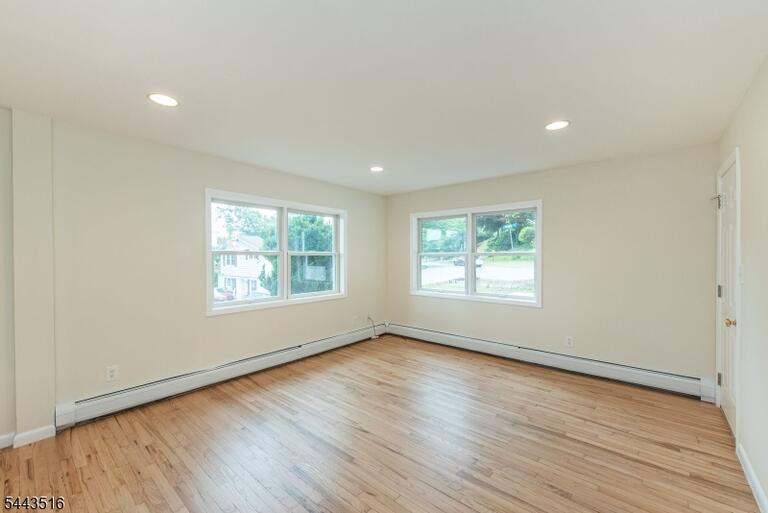 Property listing MLS 4037856 photo 3