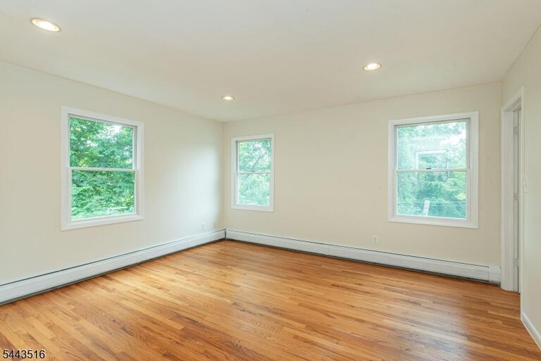 Property listing MLS 4037856 photo 8