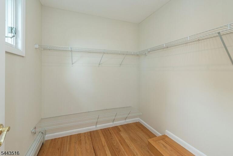 Property listing MLS 4037856 photo 9