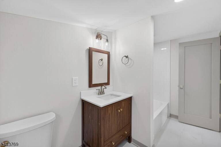Property listing MLS 4038074 photo 42