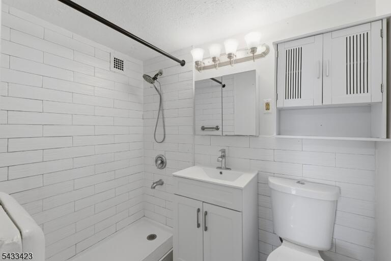 Property listing MLS 4038670 photo 23