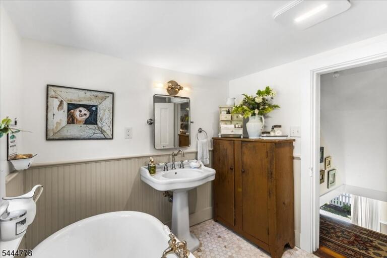 Property listing MLS 4038912 photo 25