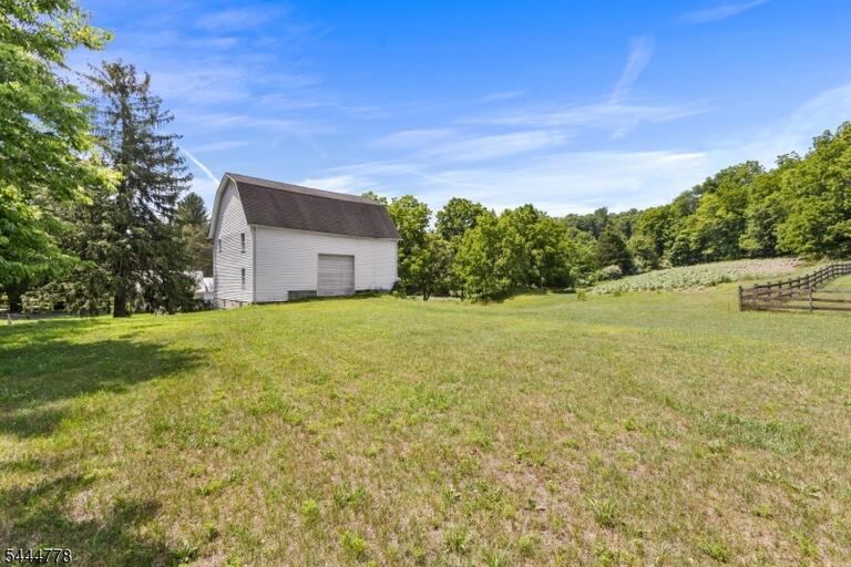 Property listing MLS 4038912 photo 32