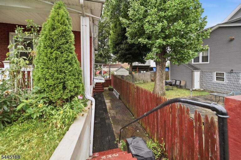 Property listing MLS 4039247 photo 21