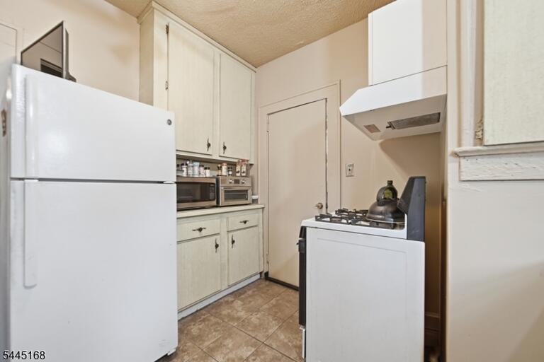 Property listing MLS 4039247 photo 7