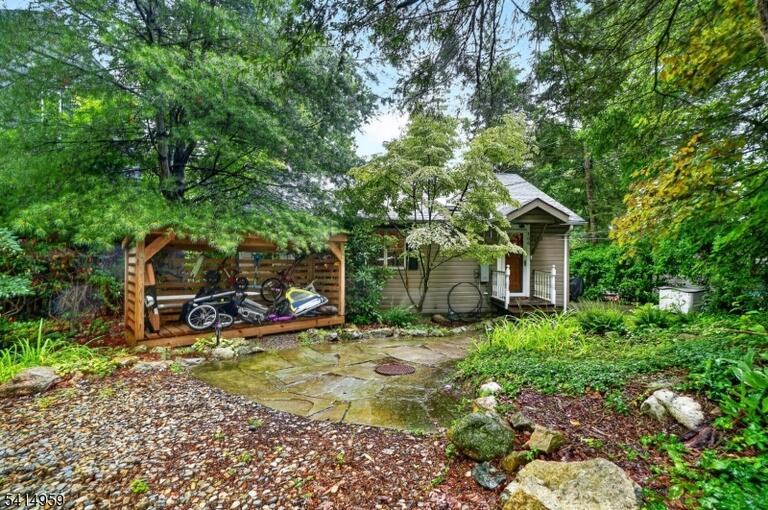 Property listing MLS 4039322 photo 18