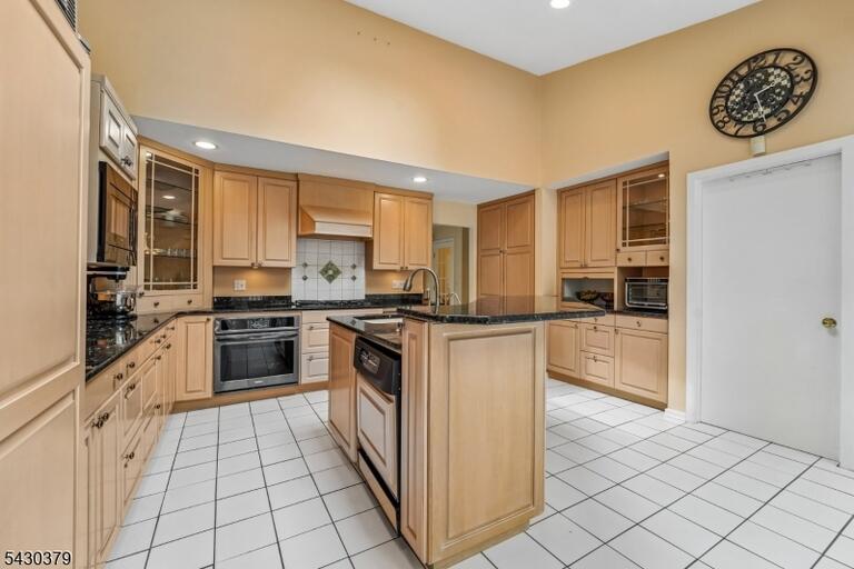Property listing MLS 4039342 photo 13
