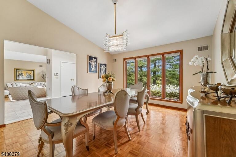 Property listing MLS 4039342 photo 15