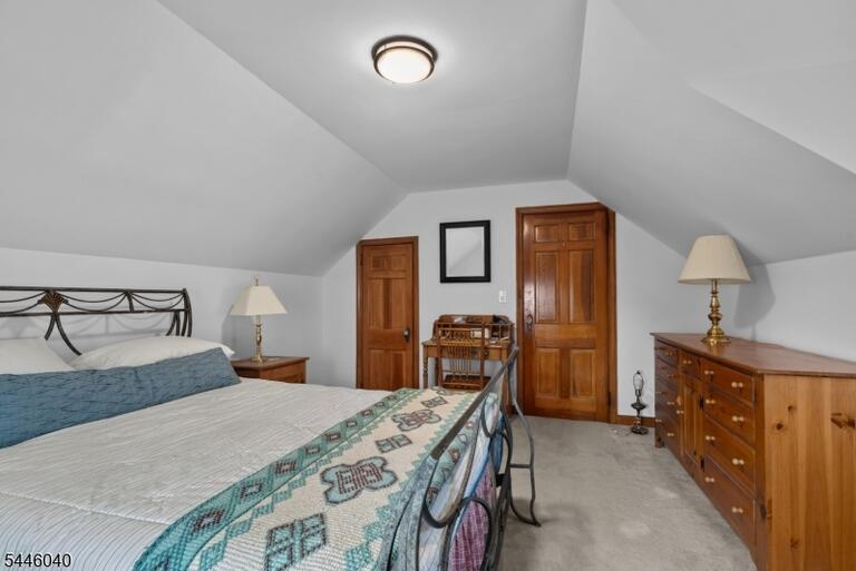 Property listing MLS 4040850 photo 10