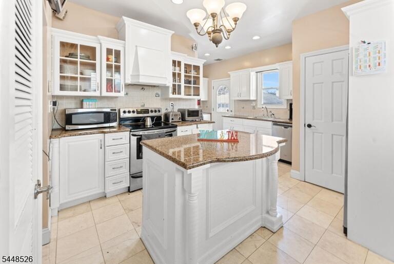 Property listing MLS 4042336 photo 11
