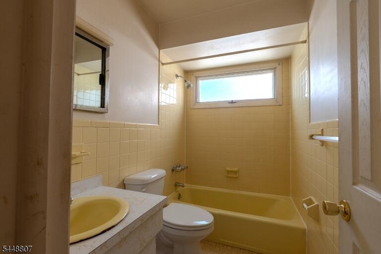 Property listing MLS 4042588 photo 9