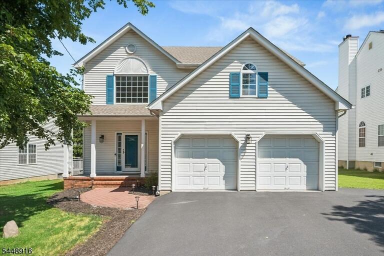 Property listing MLS 4043163 photo 1