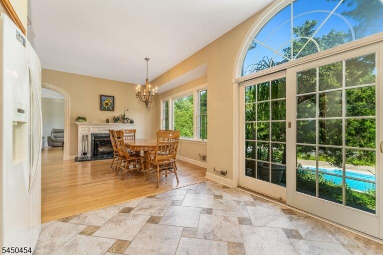 Property listing MLS 4043920 photo 11