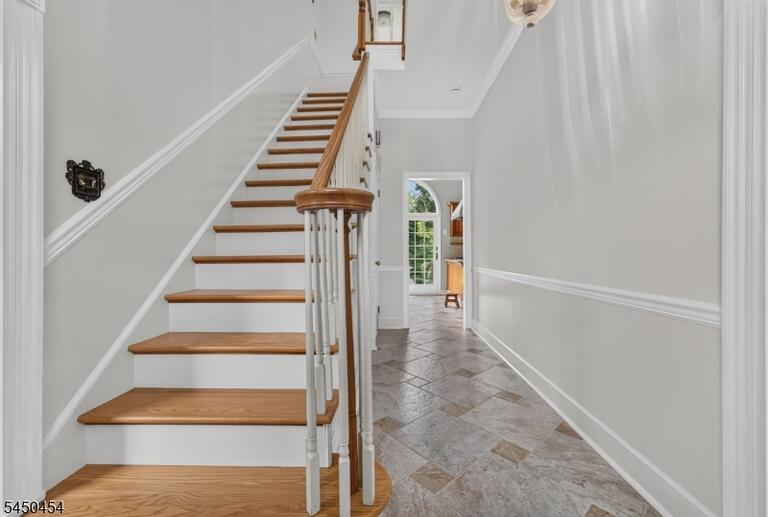 Property listing MLS 4043920 photo 3