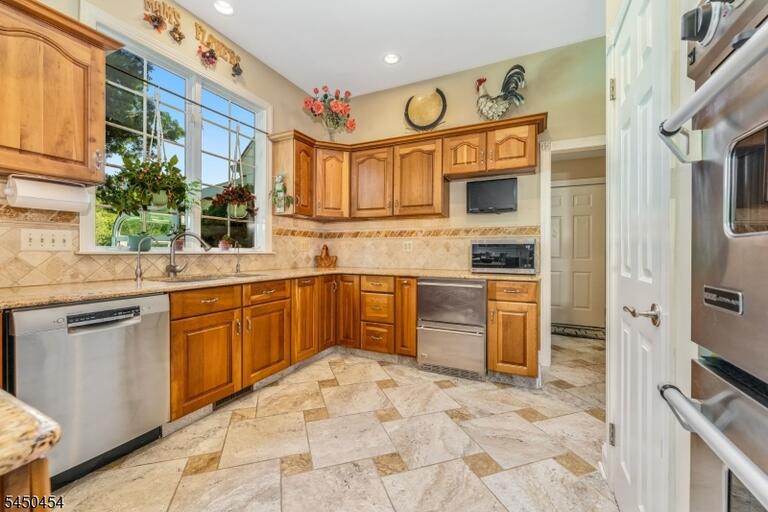 Property listing MLS 4043920 photo 6