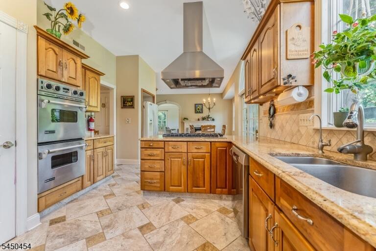 Property listing MLS 4043920 photo 9