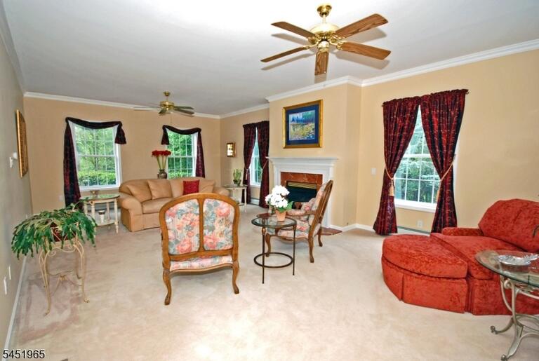 Property listing MLS 4045283 photo 4