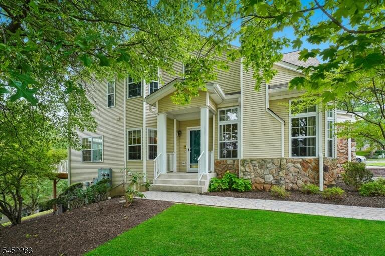 Property listing MLS 4046550 photo 1