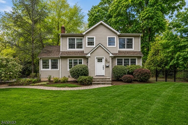 Property listing MLS 4046602 photo 1