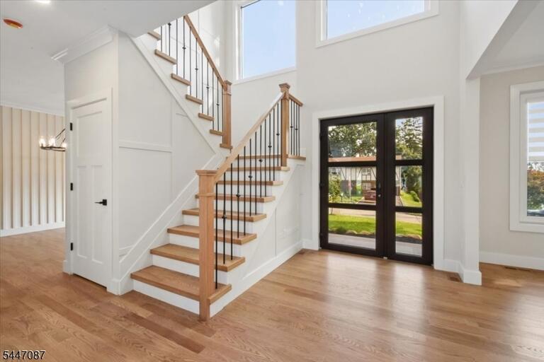 Property listing MLS 4046640 photo 2